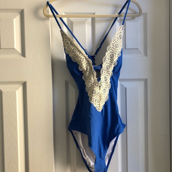 CUPSHE Swimsuit One Piece Boho Plunge-Neck Lace - Picture 14 of 16